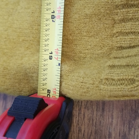 Vintage benelton wool skirt with button up back made in Italy size 44 - Picture 6 of 8